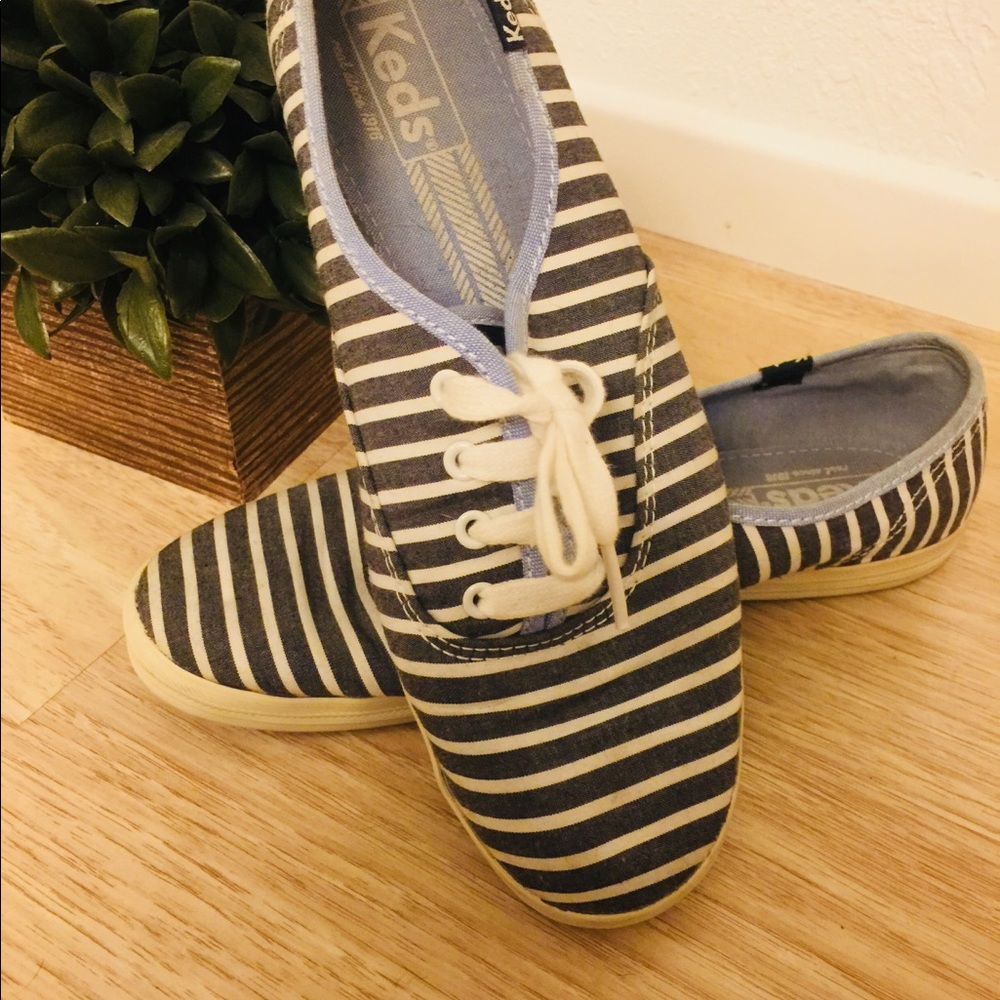 KEDS- Gray striped with baby blue edging Sz7.5